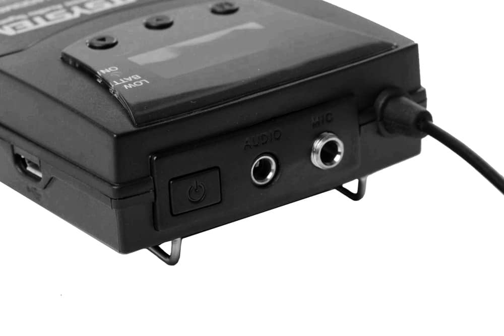 Trasmettitore UHF TX-400 Audio and mic inputs on the TX-400 Mobi transmitter